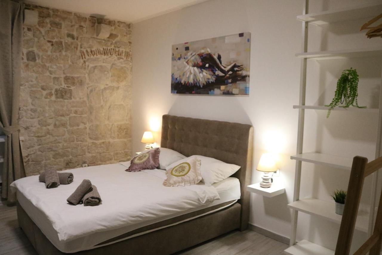 Studios Kadena Trogir - 18Th Century Stone House Exterior photo