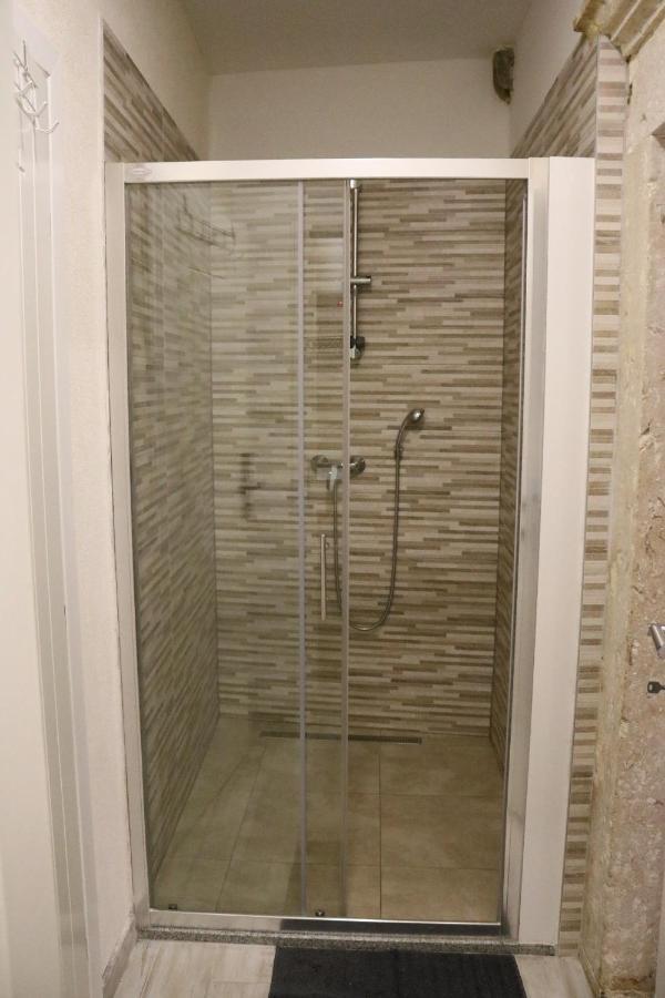 Studios Kadena Trogir - 18Th Century Stone House Exterior photo