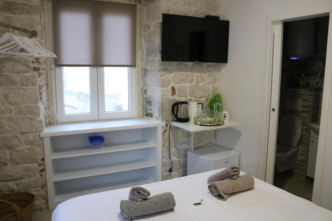 Studios Kadena Trogir - 18Th Century Stone House Exterior photo
