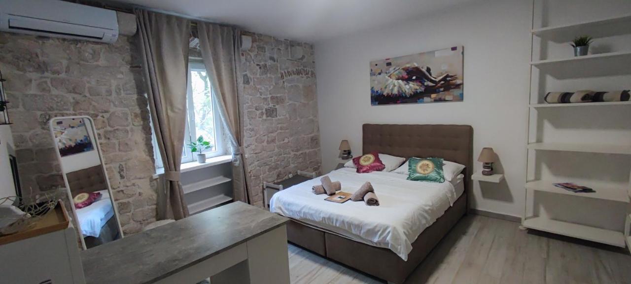 Studios Kadena Trogir - 18Th Century Stone House Exterior photo
