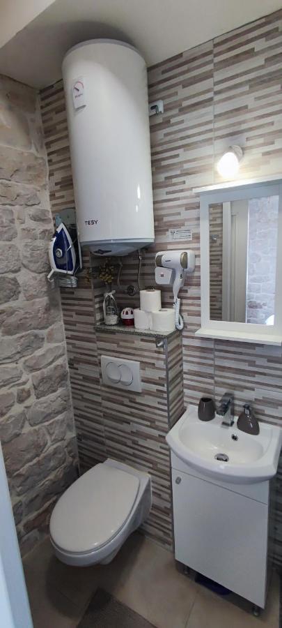 Studios Kadena Trogir - 18Th Century Stone House Exterior photo